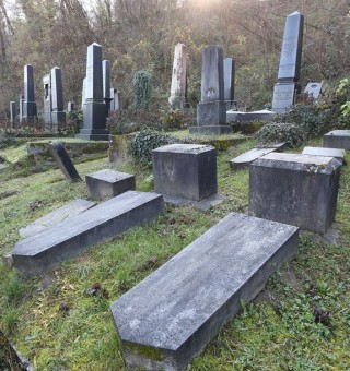 karlovačko Židovsko groblje